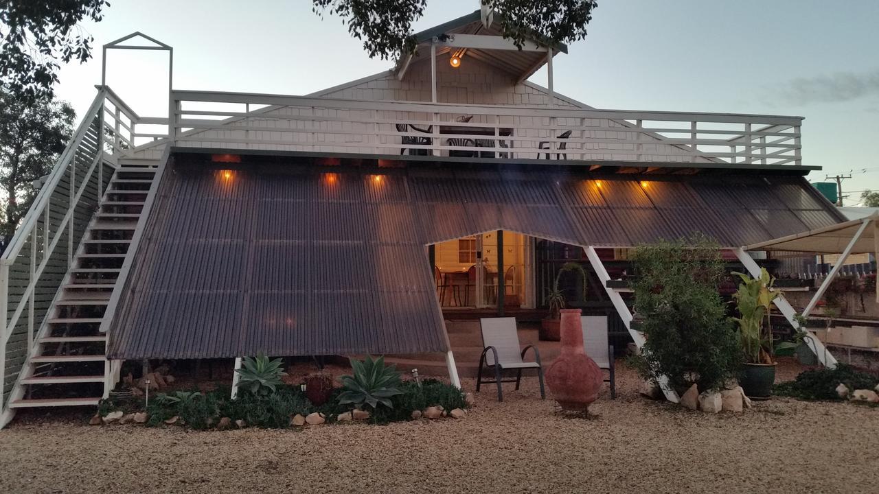 Sonja'S Bed And Breakfast Lightning Ridge Exteriör bild