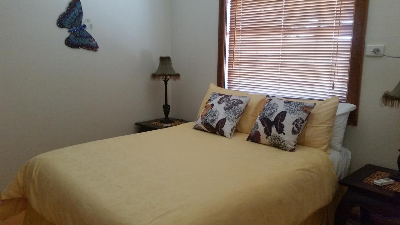 Sonja'S Bed And Breakfast Lightning Ridge Exteriör bild