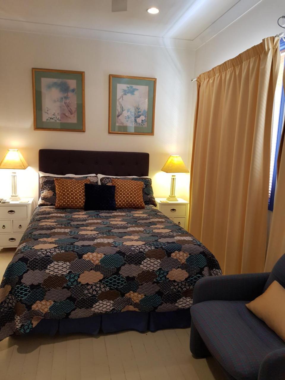 Sonja'S Bed And Breakfast Lightning Ridge Exteriör bild
